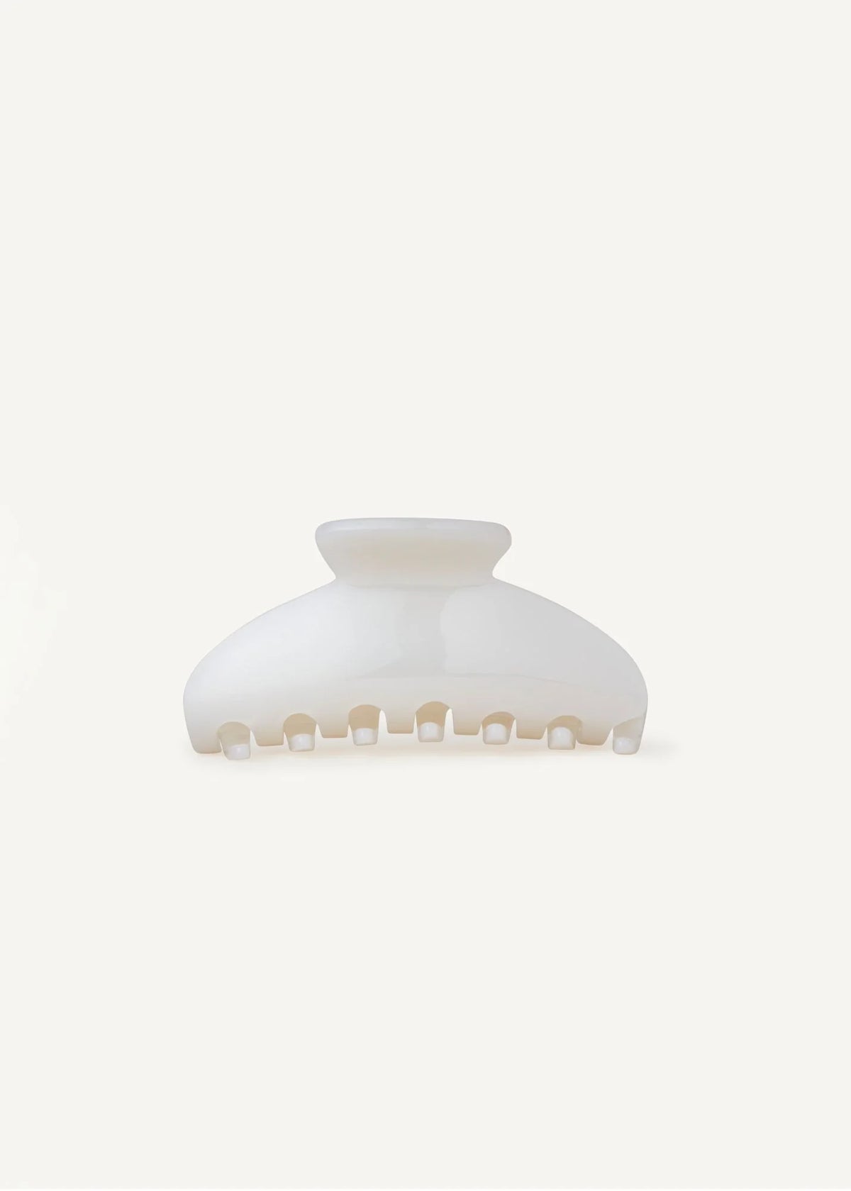 Demi Clip in Pearl